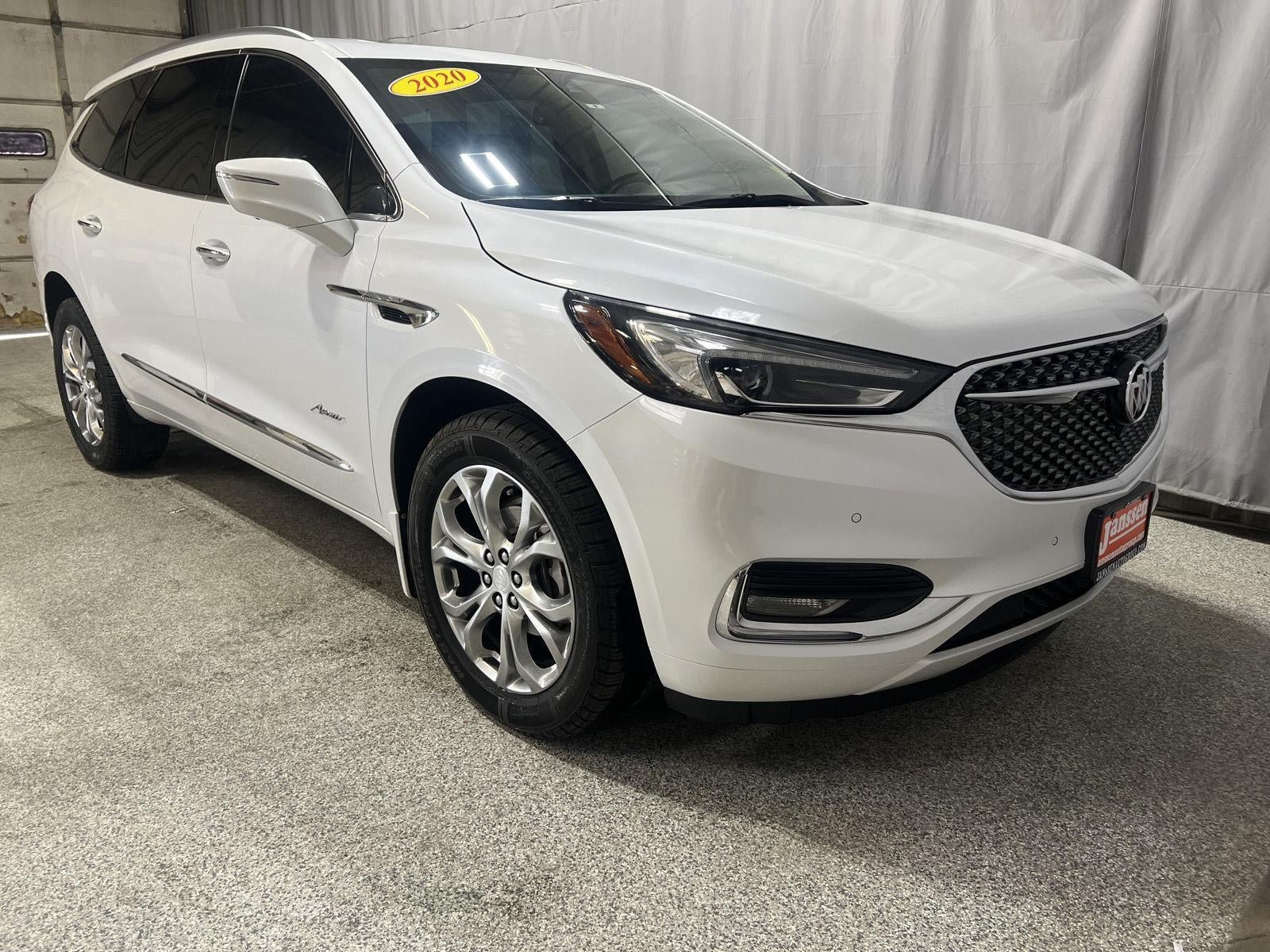 Used 2020 Buick Enclave Avenir w/ Avenir Technology Package AWD/4WD image 3