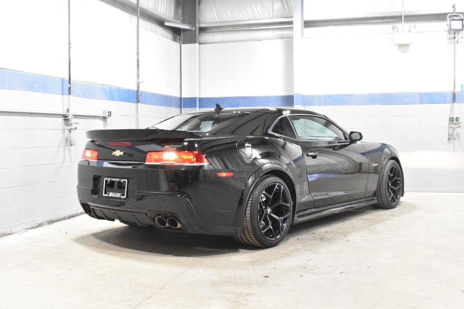 Used 2015 Chevrolet Camaro Z/28 RWD image 20