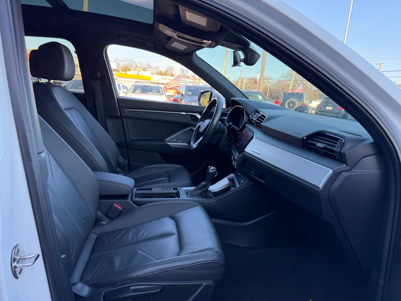Used 2020 Audi Q3 2.0T Premium image 24