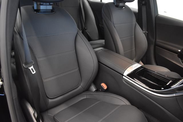 New 2026 Mercedes-Benz C 300 4MATIC Sedan image 6