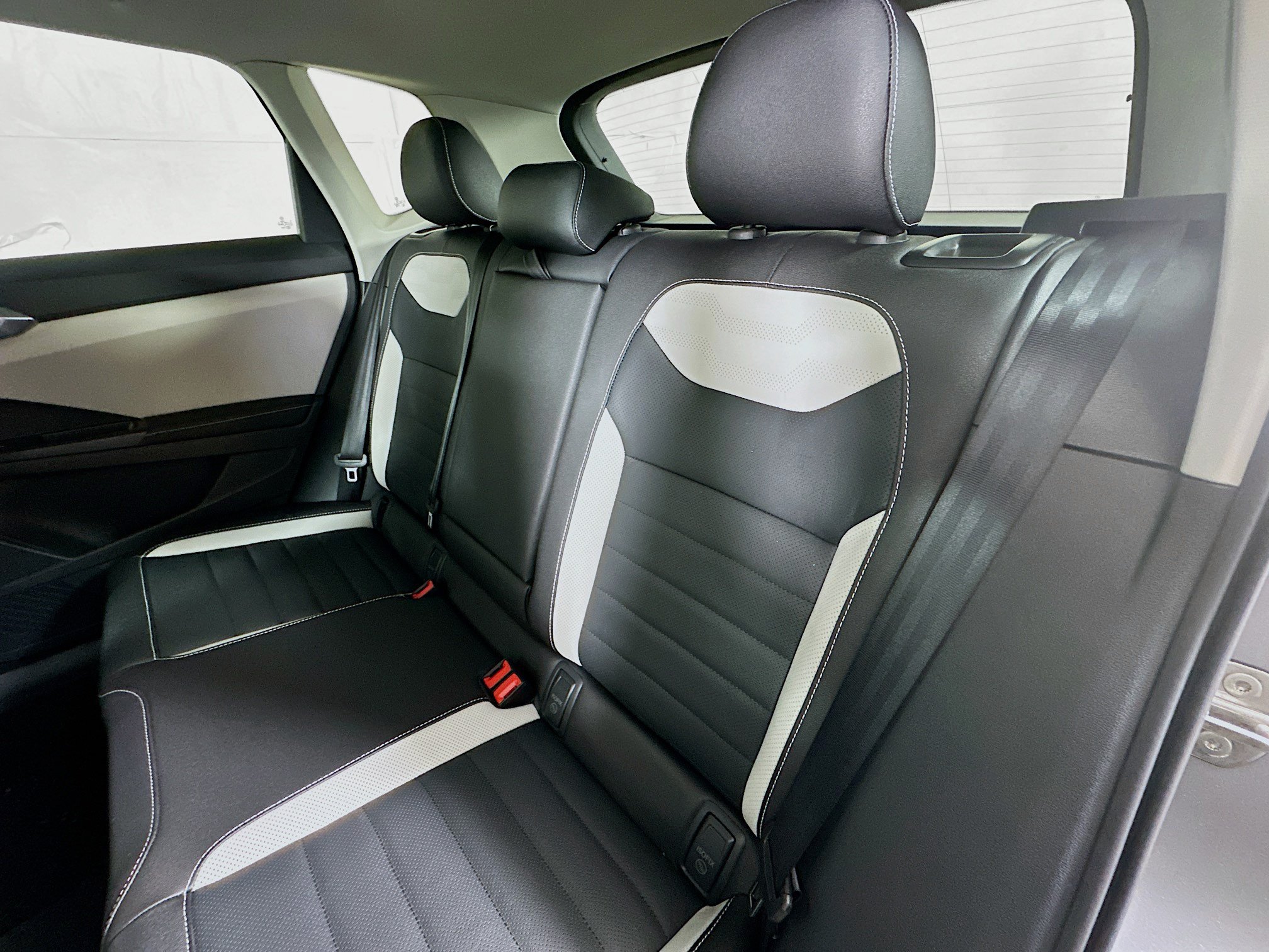 New 2026 Volkswagen Taos SEL AWD/4WD image 24