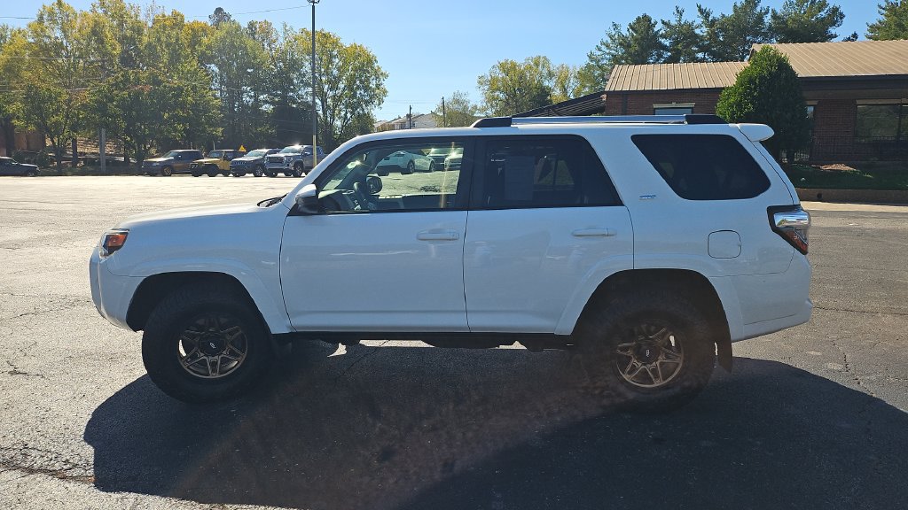 Used 2019 Toyota 4Runner SR5 RWD image 28