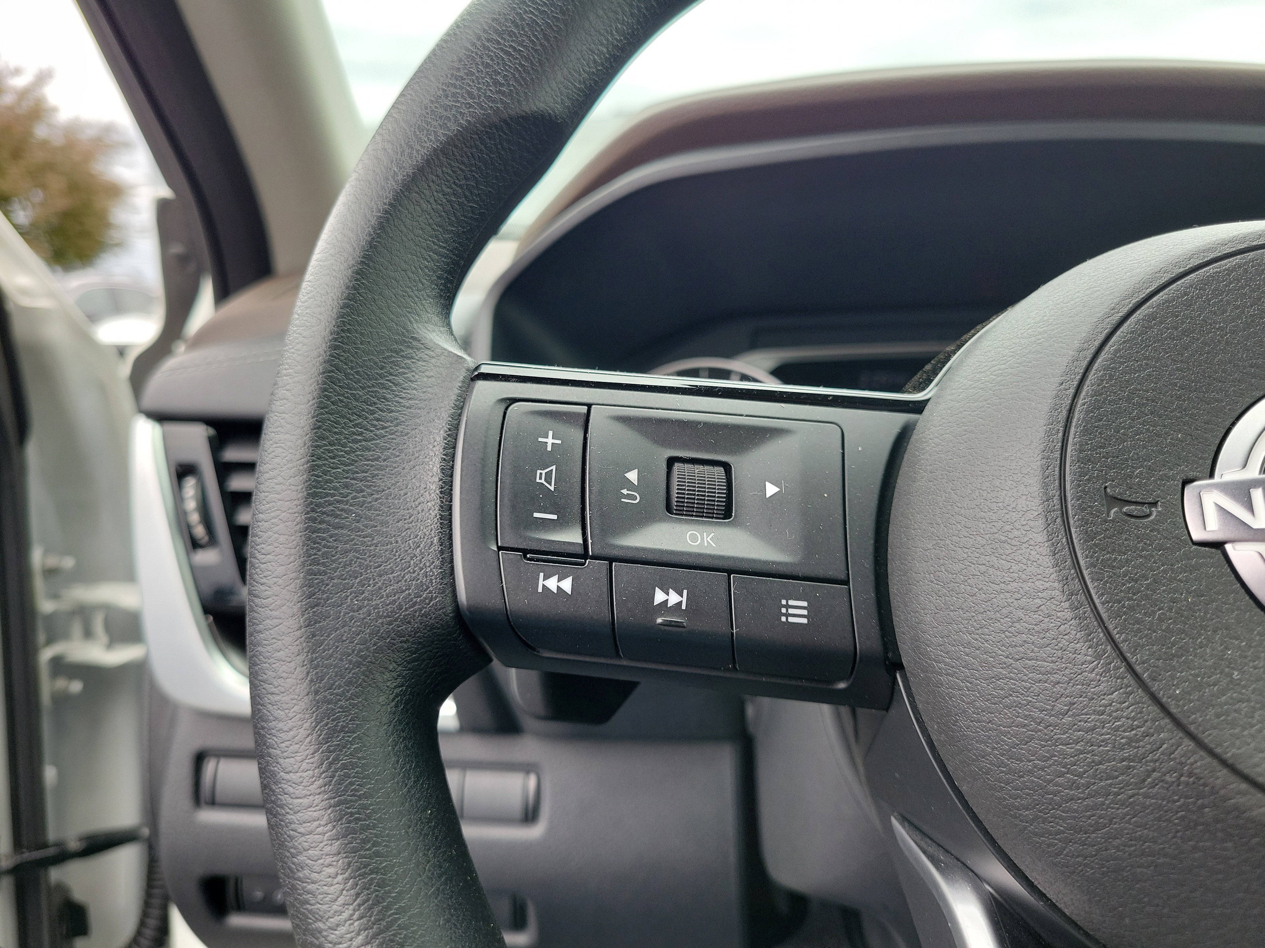 Certified 2023 Nissan Rogue SV AWD/4WD image 22