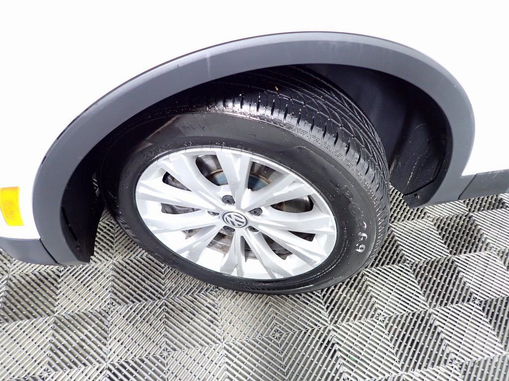 Used 2018 Volkswagen Tiguan S image 43