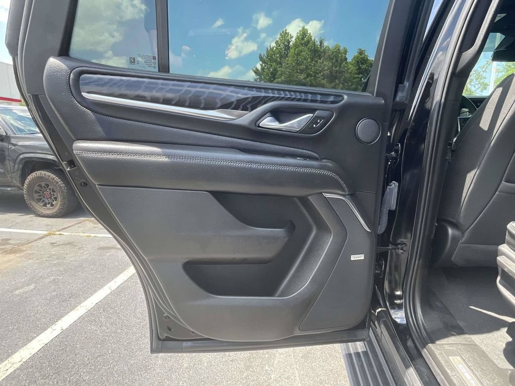Used 2023 GMC Yukon Denali AWD/4WD image 18