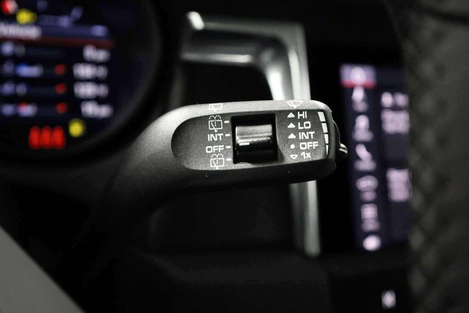 Certified 2025 Porsche Macan GTS image 29