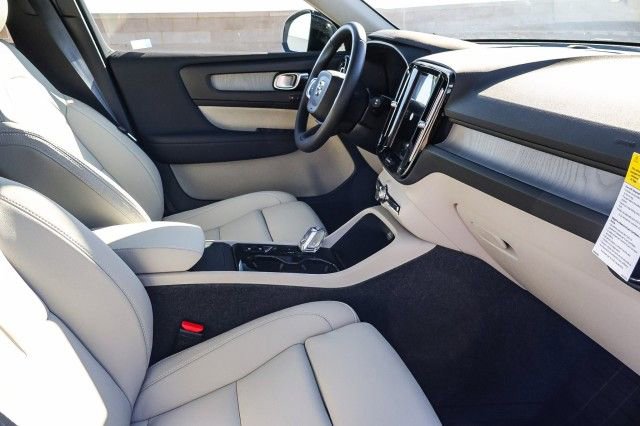 New 2026 Volvo XC40 B5 Plus w/ Protection Package Premier image 12