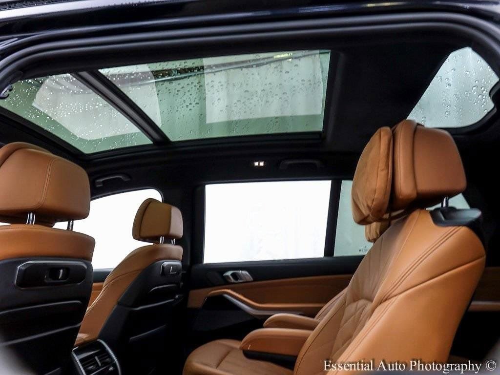 Used 2023 BMW X7 xDrive40i w/ M Sport Package image 4