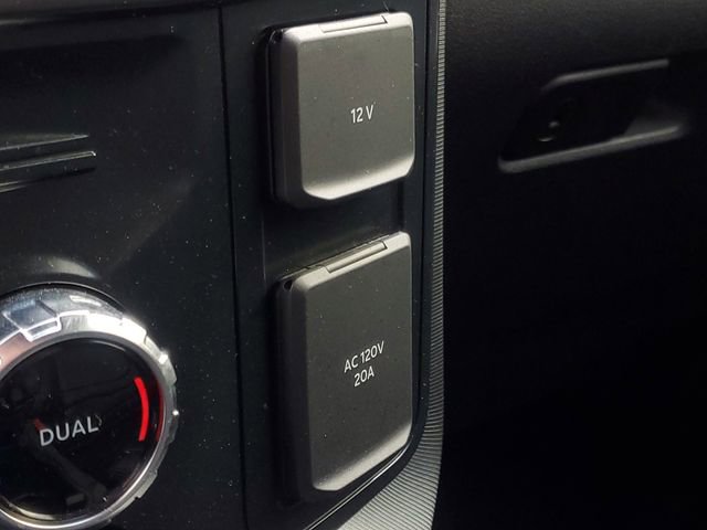 Used 2025 Ford F150 Platinum w/ Equipment Group 702A High image 32