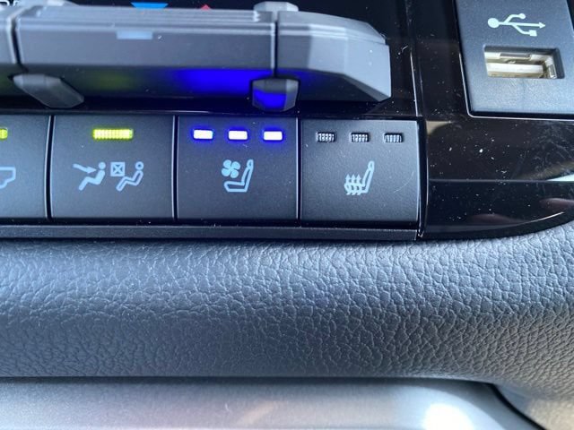 New 2026 Toyota Tundra Limited AWD/4WD image 10