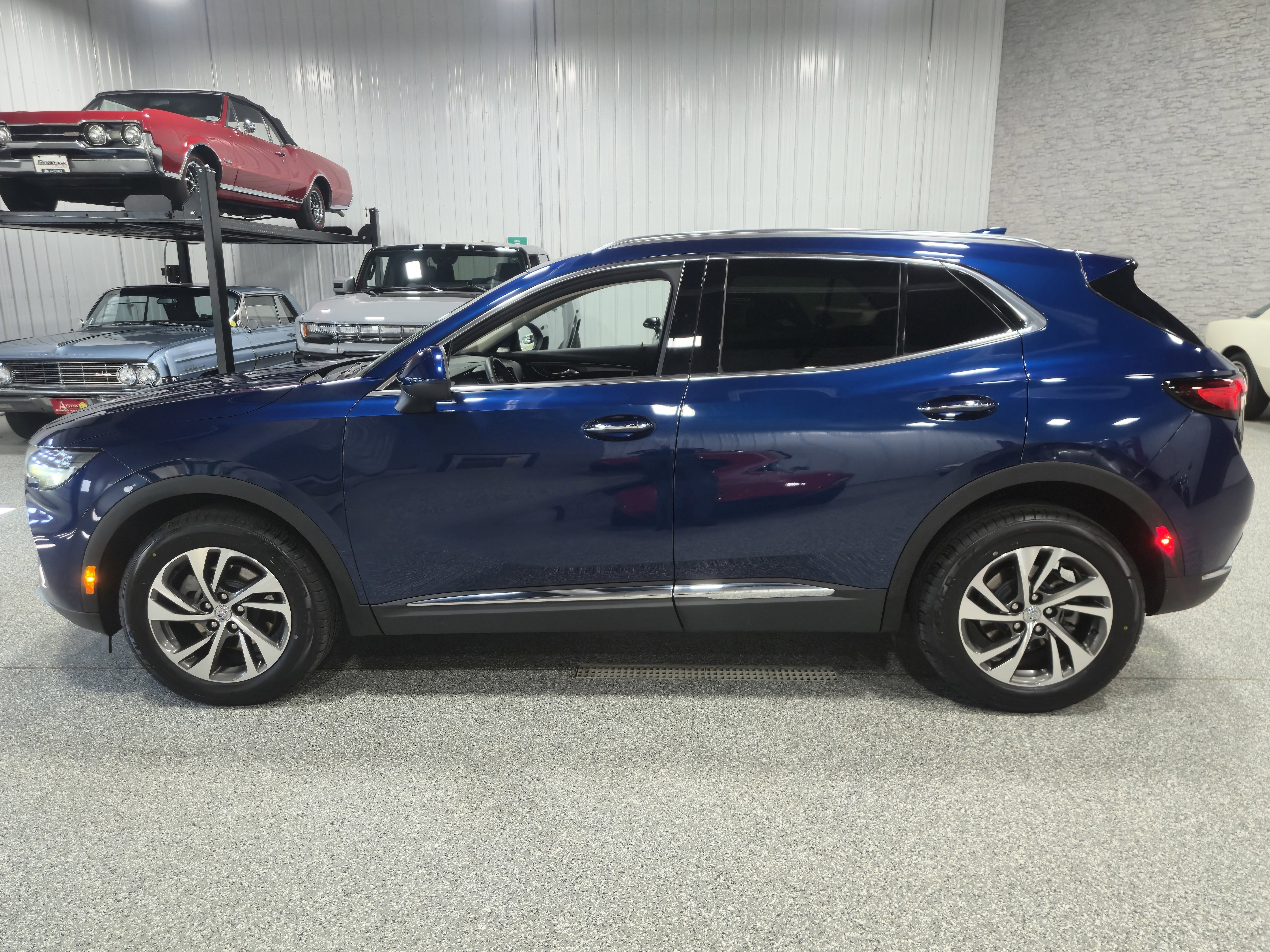 Certified 2023 Buick Envision Essence image 2