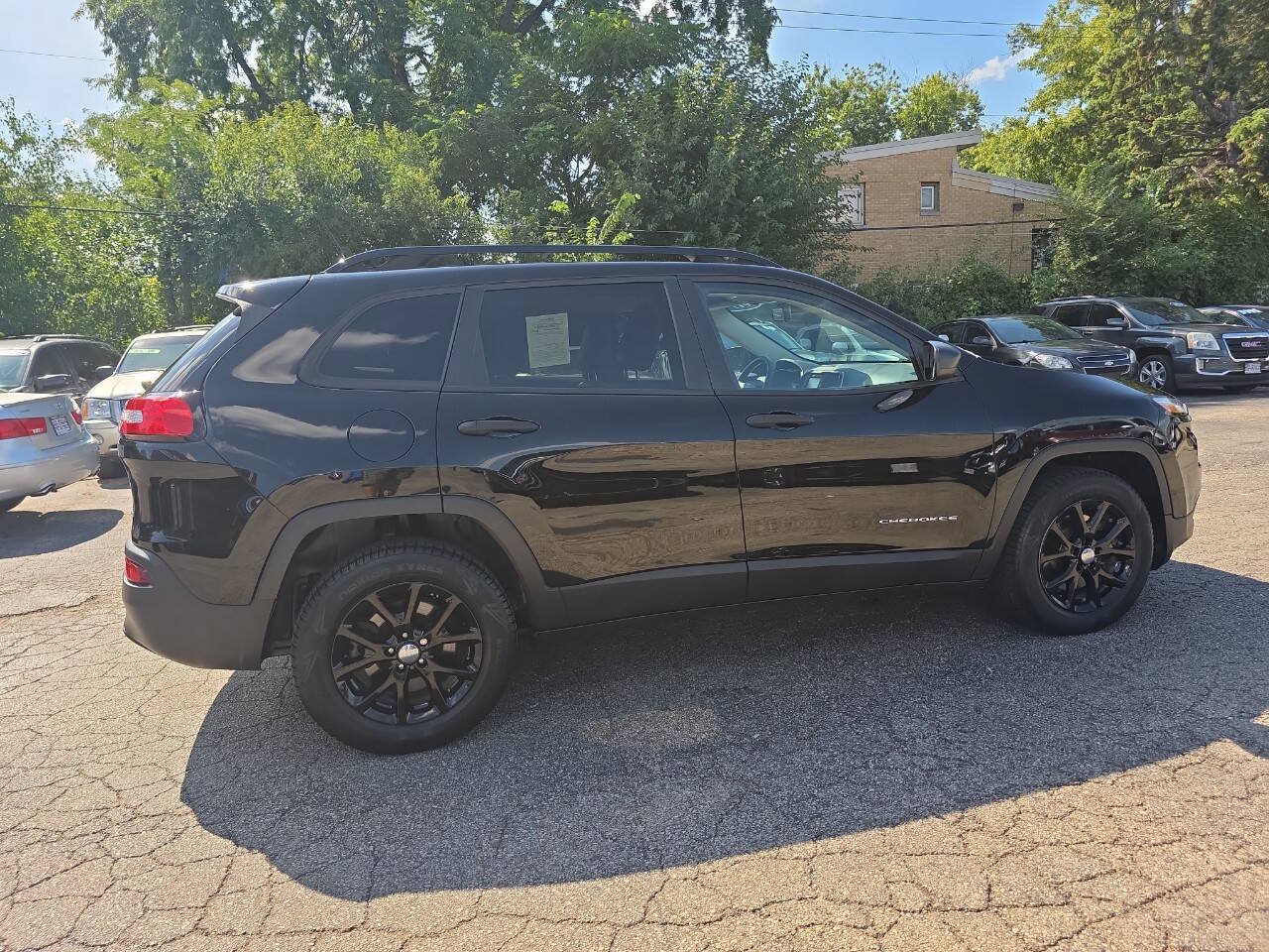 Used 2017 Jeep Cherokee Sport AWD/4WD image 7