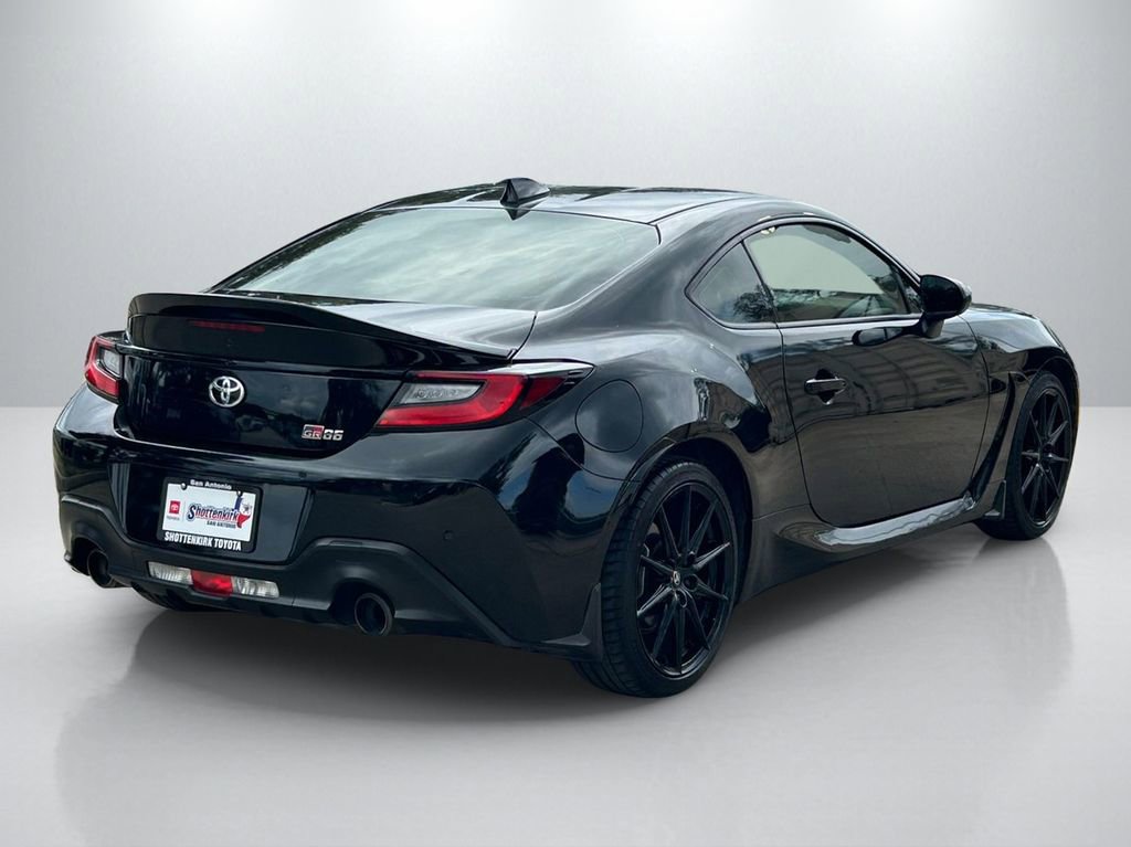 Used 2023 Toyota GR86 Premium RWD image 5