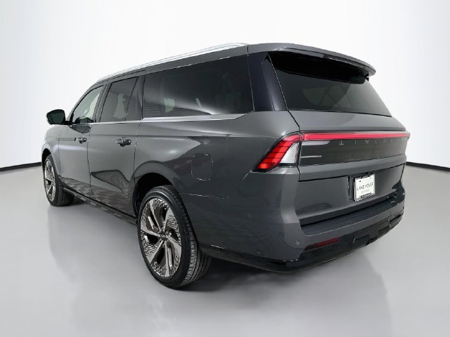 Used 2025 Lincoln Navigator L Black Label AWD/4WD image 7