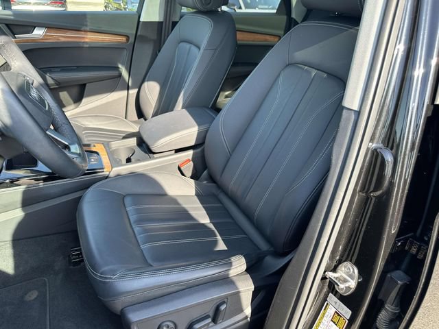 Used 2023 Audi Q5 2.0T Premium Plus w/ Premium Plus Package AWD/4WD image 21