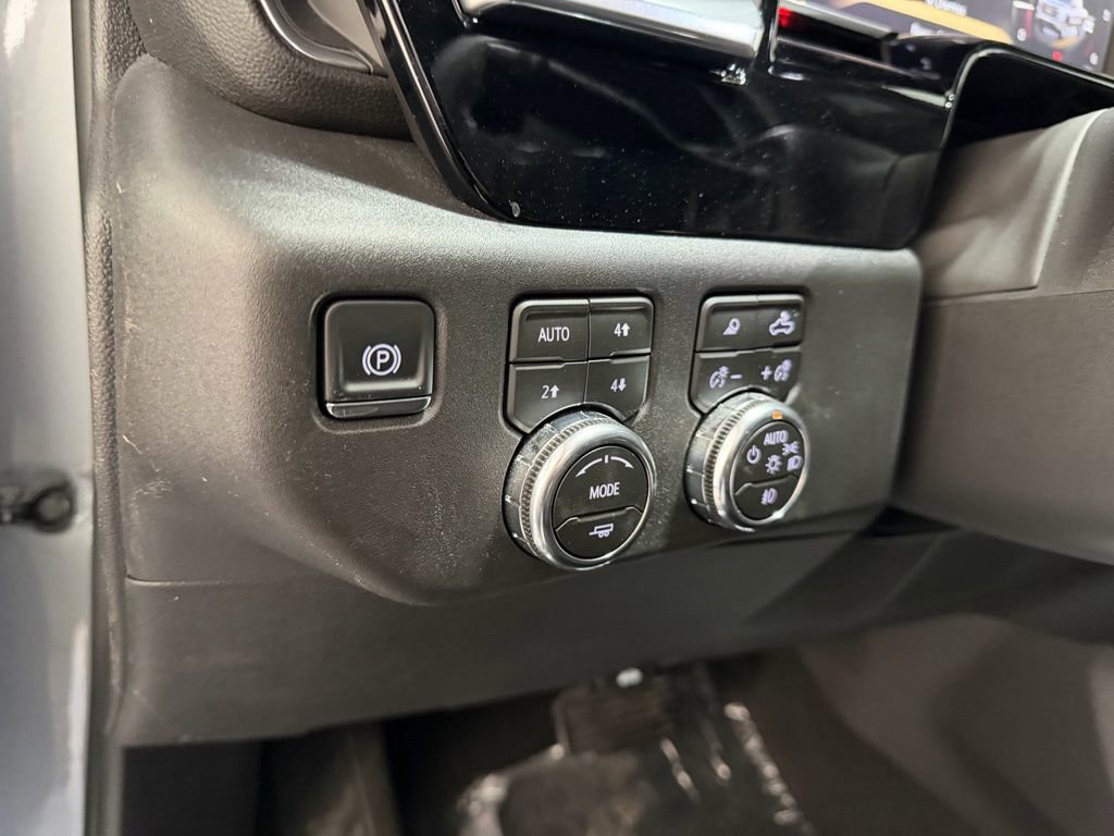 Used 2026 GMC Sierra 1500 SLT image 4