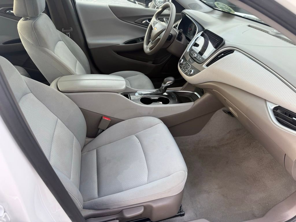 Used 2022 Chevrolet Malibu LT image 18