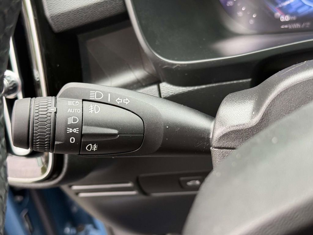 Used 2023 Volvo XC40 Recharge Plus image 27