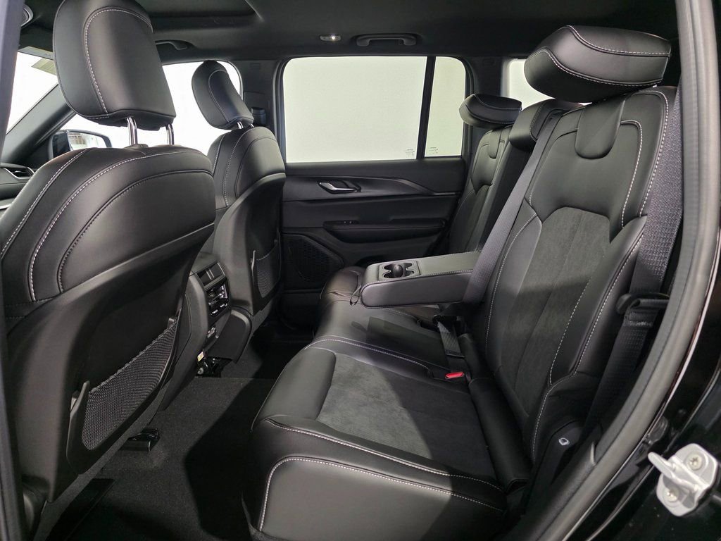 New 2025 Jeep Grand Cherokee Altitude AWD/4WD image 22