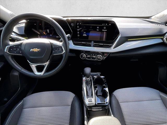 Certified 2025 Chevrolet Trax LT w/ Driver Confidence Package image 16