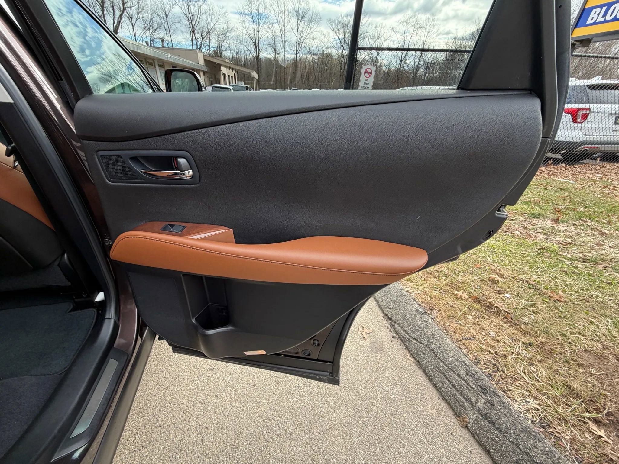 Used 2013 Lexus RX 350 RX 350 Sport Utility 4D w/ Navigation Pkg image 17