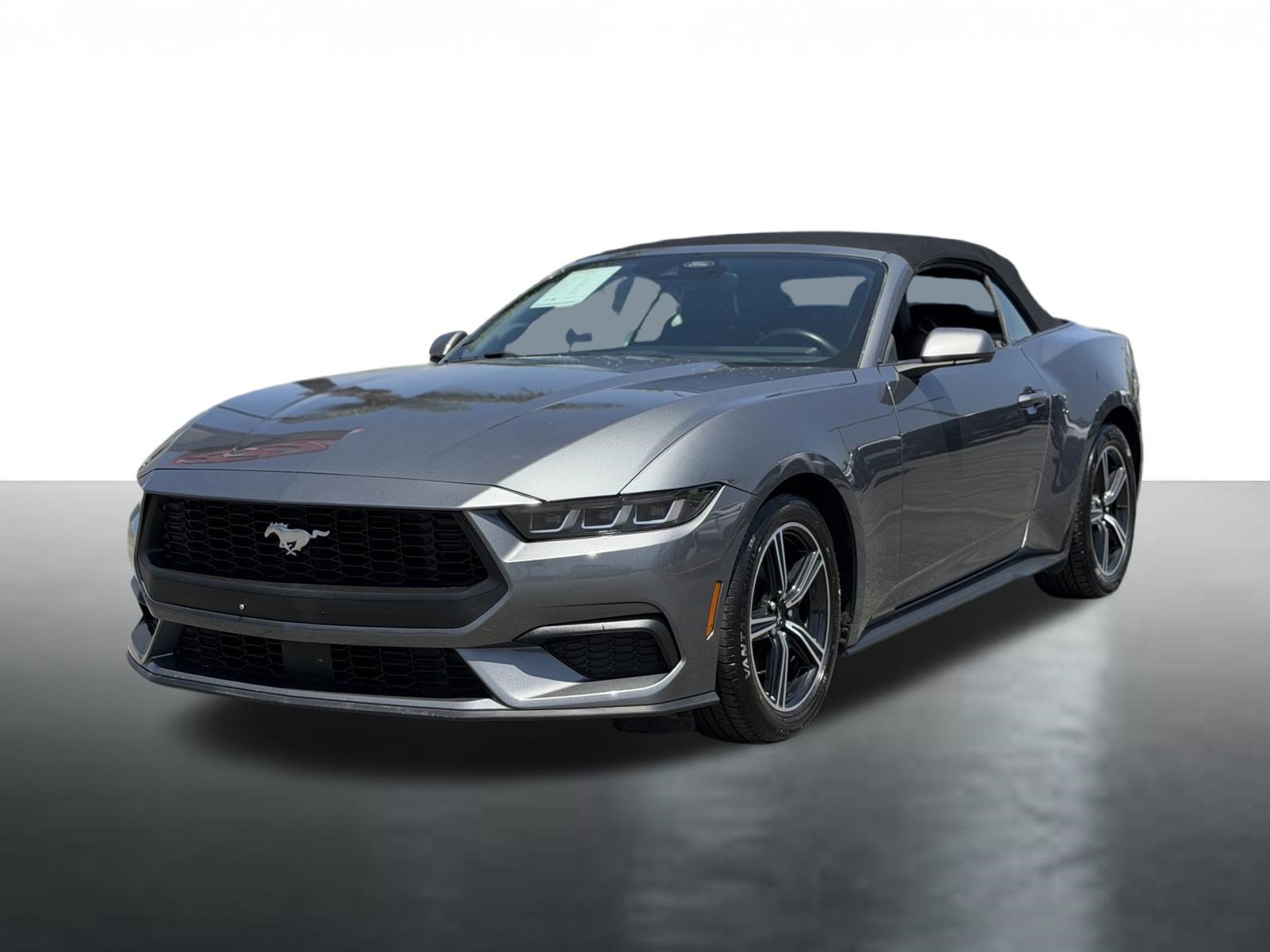 Used 2025 Ford Mustang Premium RWD image 3