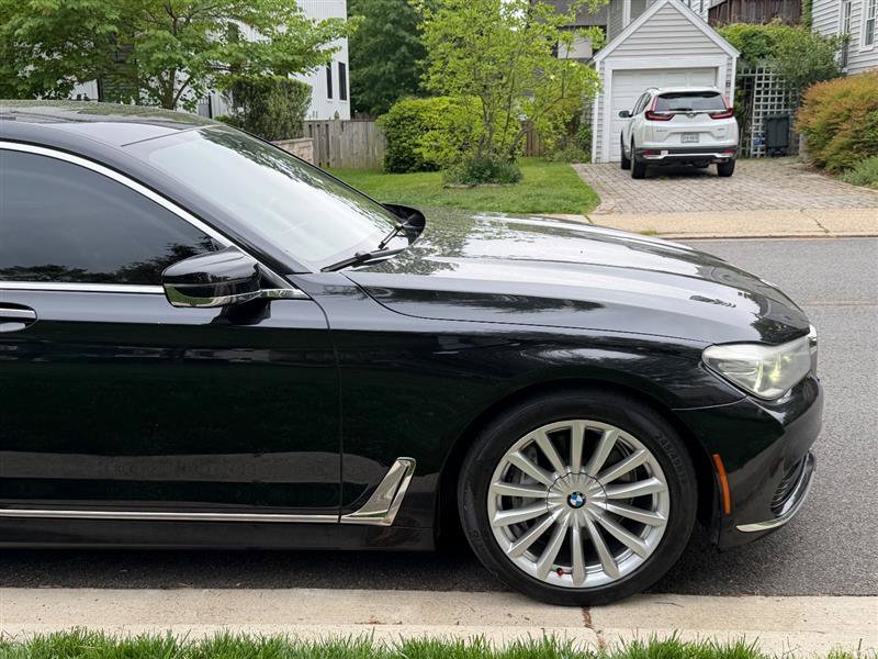 Used 2016 BMW 740i w/ Executive Package 2 RWD image 7