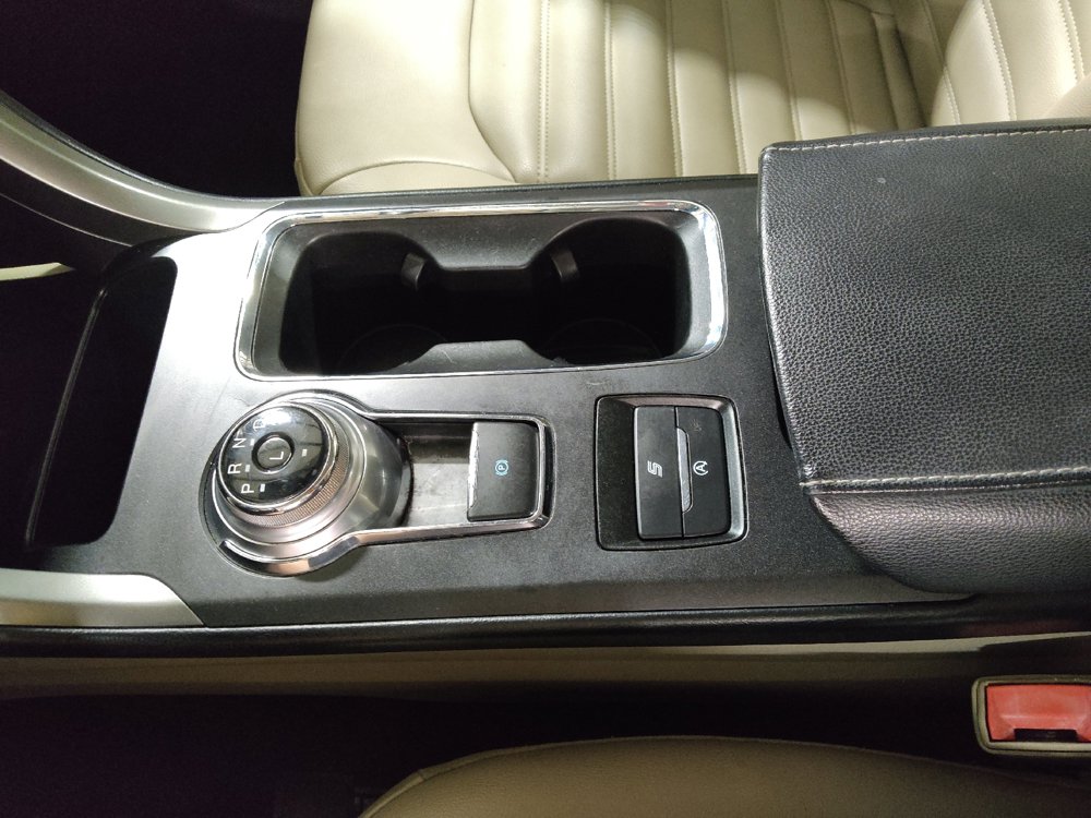 Used 2020 Ford Fusion SEL FWD image 26