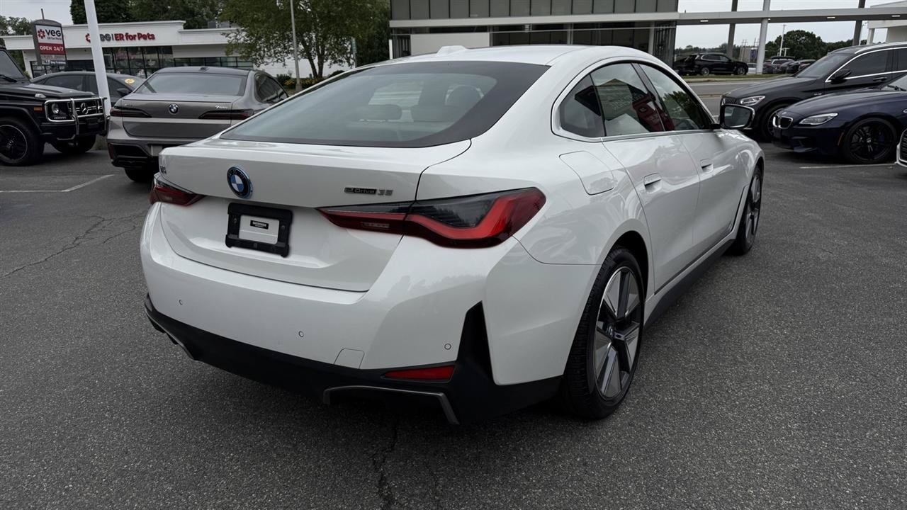 Used 2023 BMW i4 eDrive35 w/ Premium Package RWD image 17