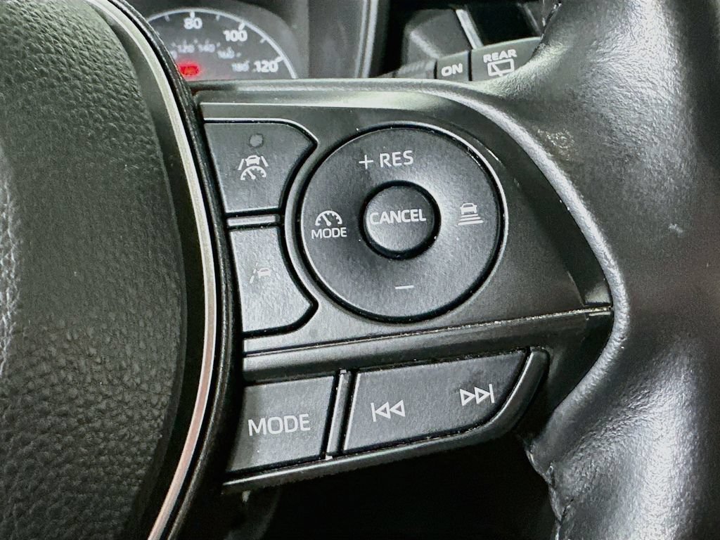 Used 2024 Toyota Corolla Cross LE w/ Moonroof Package FWD image 25