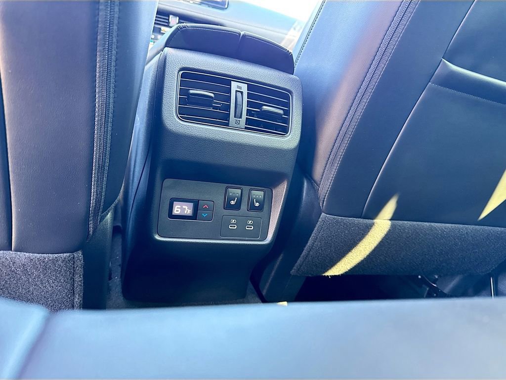 Used 2026 Nissan Rogue Platinum w/ Platinum Premium Package image 18