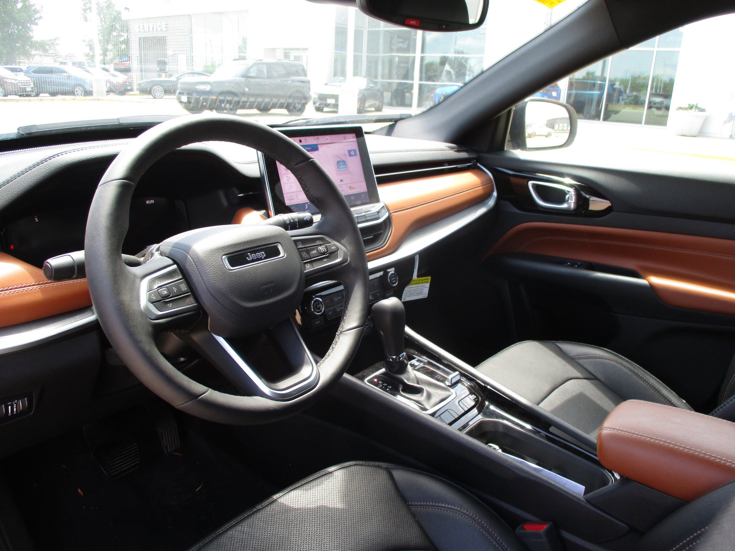 Used 2024 Jeep Compass Limited w/ Elite Group AWD/4WD image 9