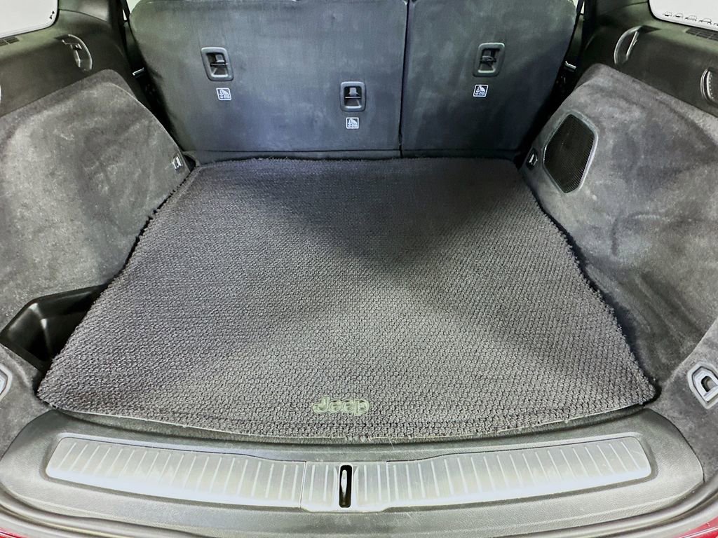 Certified 2025 Jeep Grand Cherokee Summit image 38