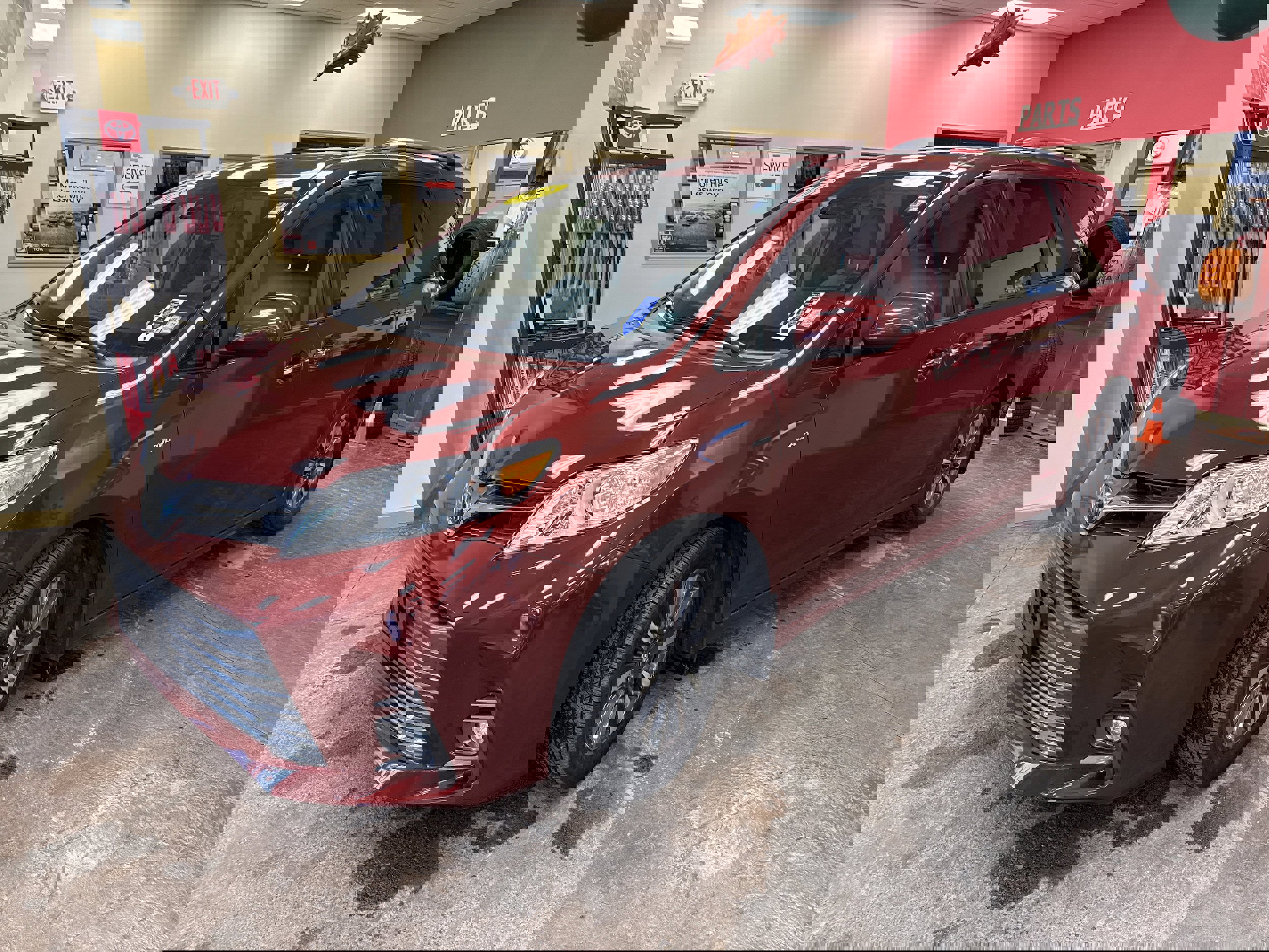 Used 2018 Toyota Sienna XLE w/ XLE Navigation Package image 3