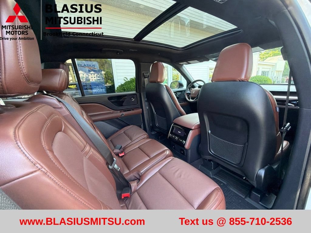 Used 2025 Lincoln Aviator Reserve AWD/4WD image 43