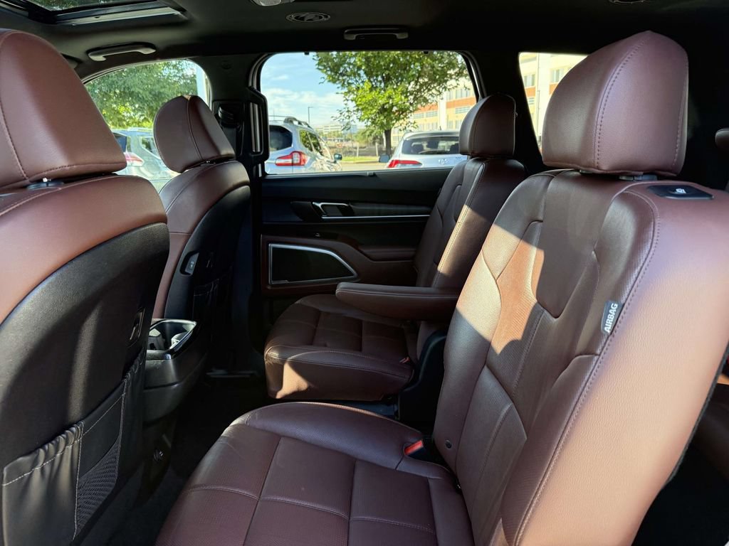 Used 2024 Kia Telluride EX w/ EX Captain's Chair Package AWD/4WD image 17