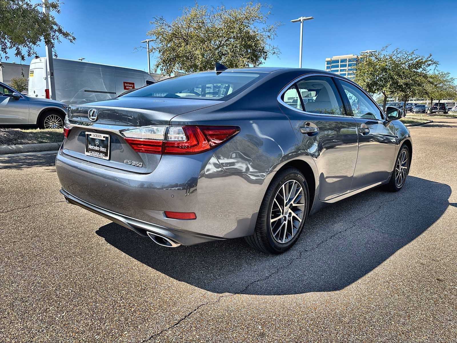 Used 2018 Lexus ES 350 w/ Luxury Package w/Wood Trim image 7