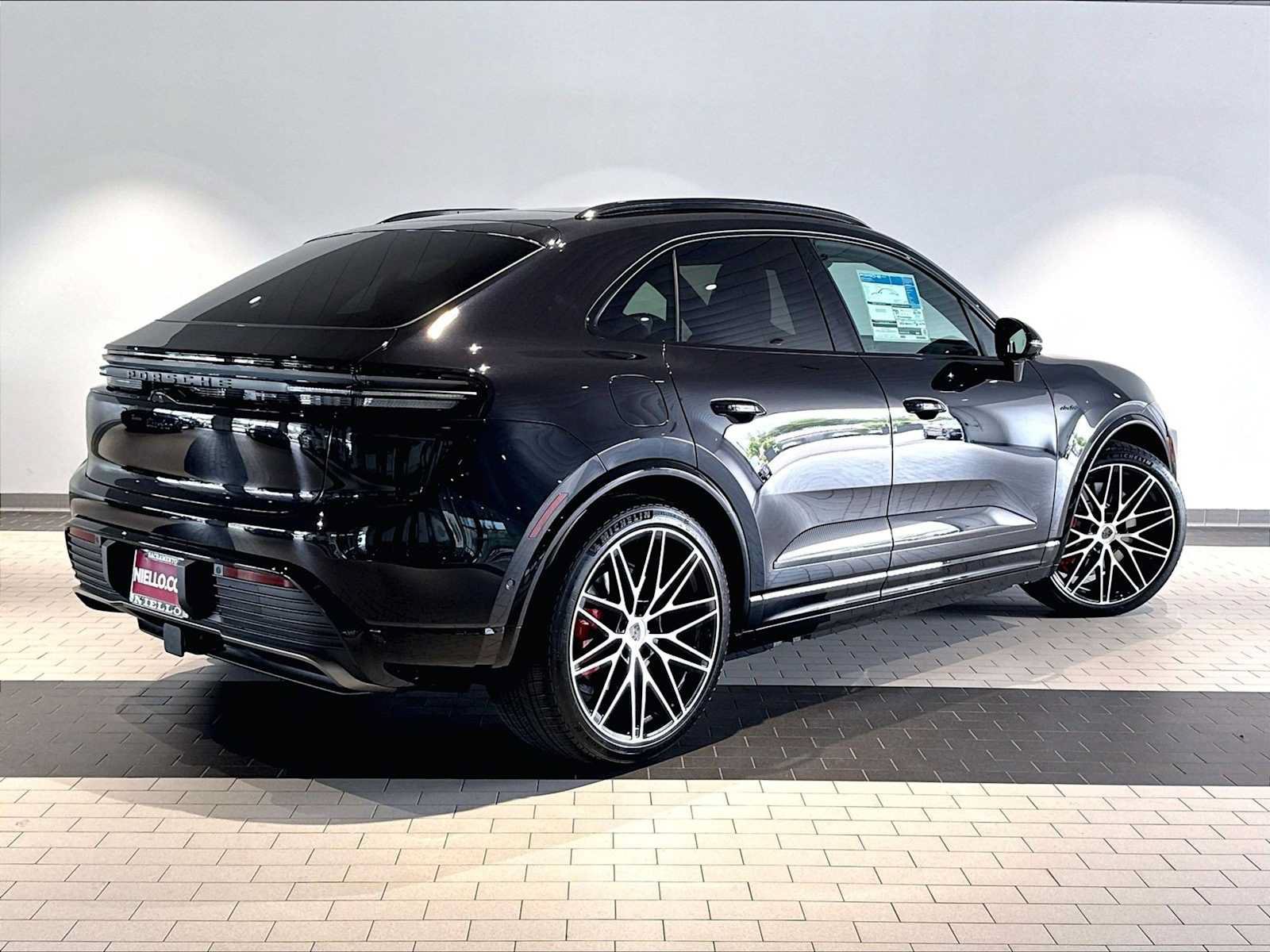 New 2026 Porsche Macan Turbo Electric AWD/4WD image 7