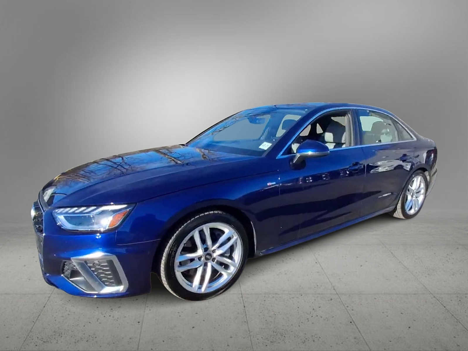 Used 2023 Audi A4 2.0T Premium w/ Convenience Package image 4