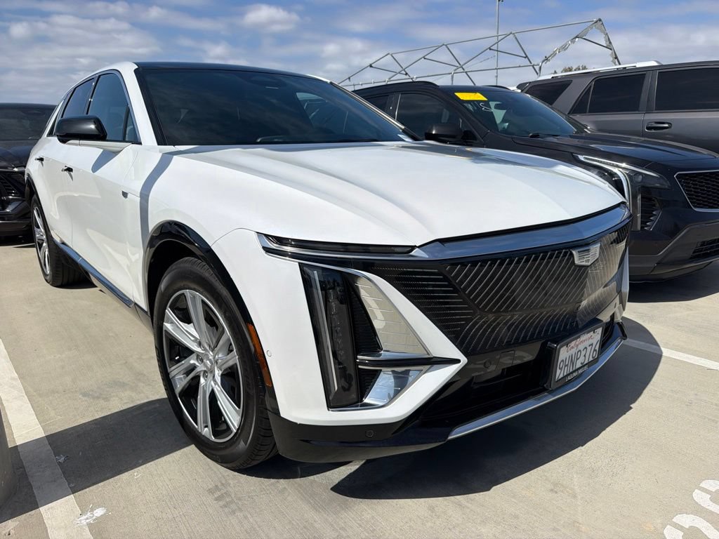 Certified 2024 Cadillac Lyriq Tech w/ Driver Assist Package RWD image 3