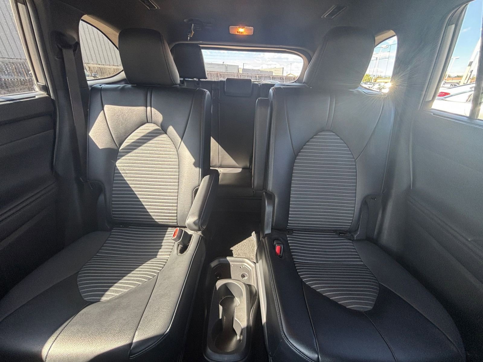 Used 2025 Toyota Highlander XSE AWD/4WD image 37