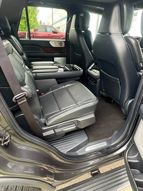 Used 2023 Lincoln Navigator Reserve AWD/4WD image 10