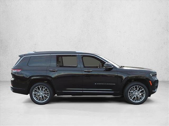 Used 2022 Jeep Grand Cherokee L Summit w/ Luxury Tech Group V image 4