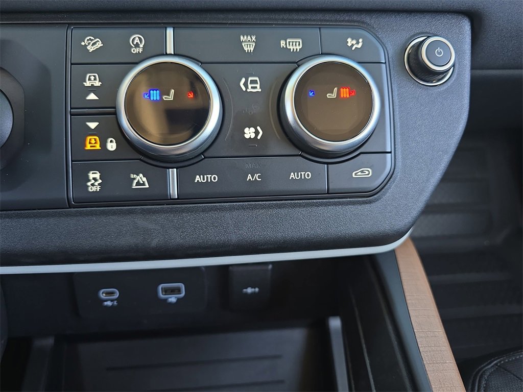 Certified 2023 Land Rover Defender 130 X-Dynamic SE image 25