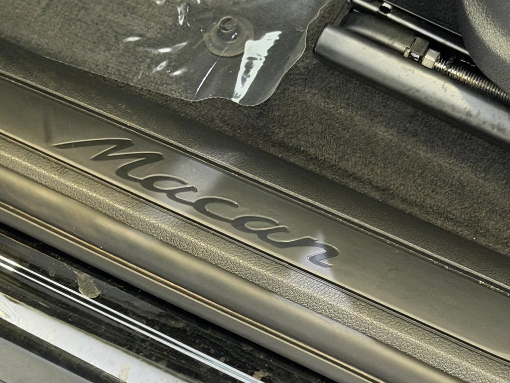 Certified 2026 Porsche Macan AWD/4WD image 25