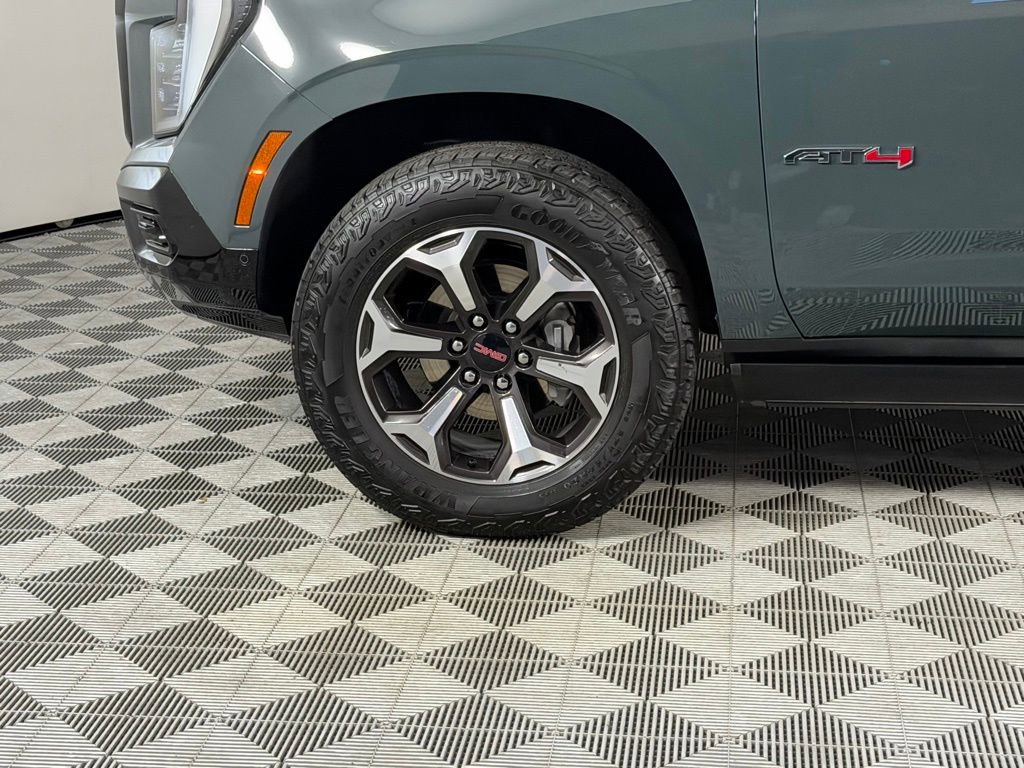 Used 2025 GMC Yukon AT4 Ultimate AWD/4WD image 13