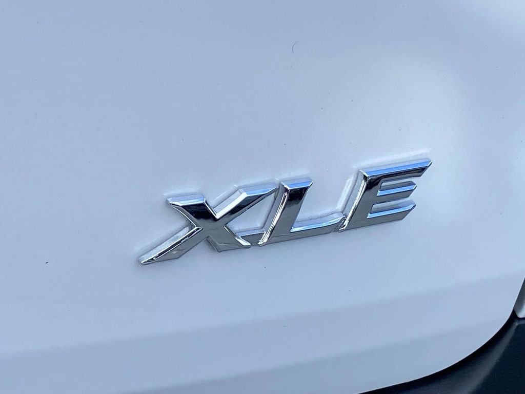 New 2026 Toyota Sienna XLE image 11