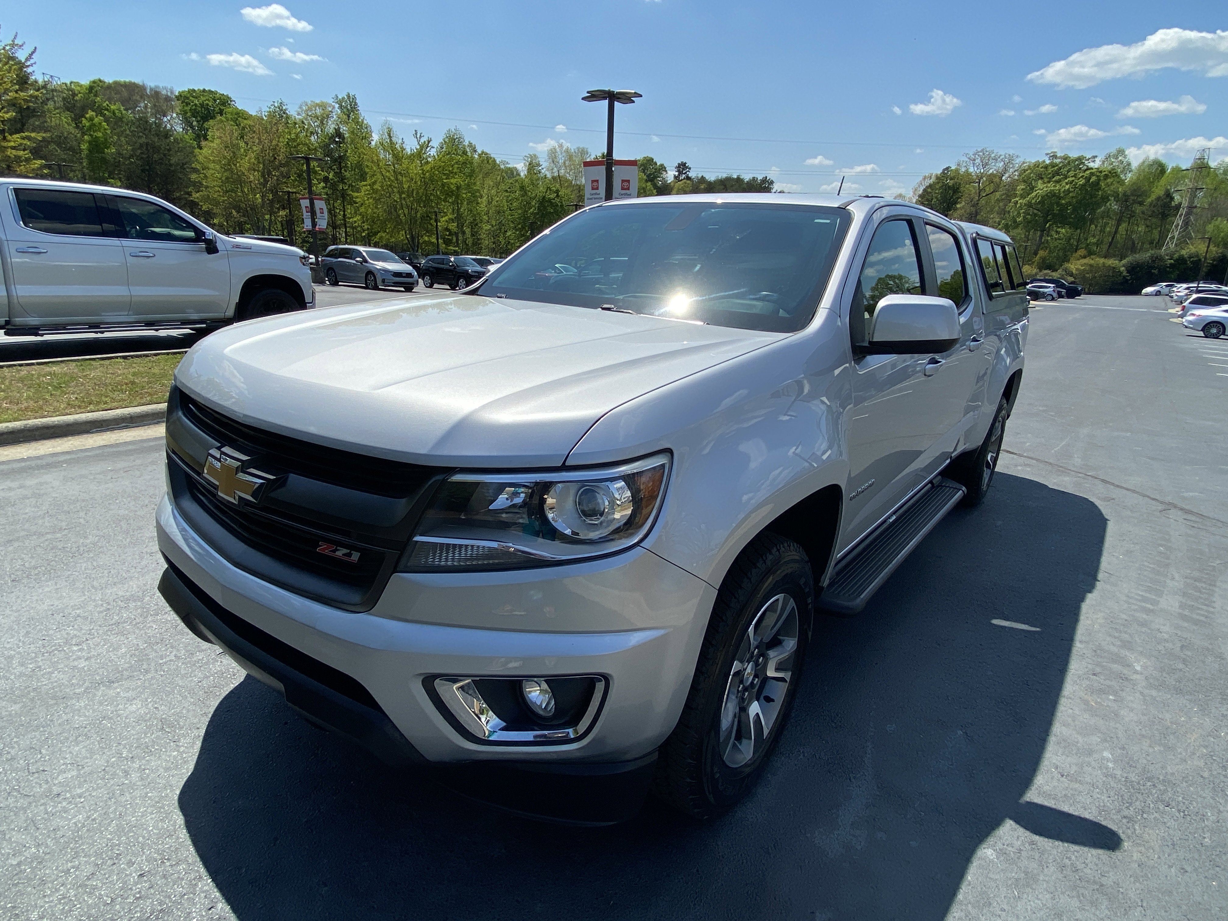 Used 2017 Chevrolet Colorado Z71 AWD/4WD image 1