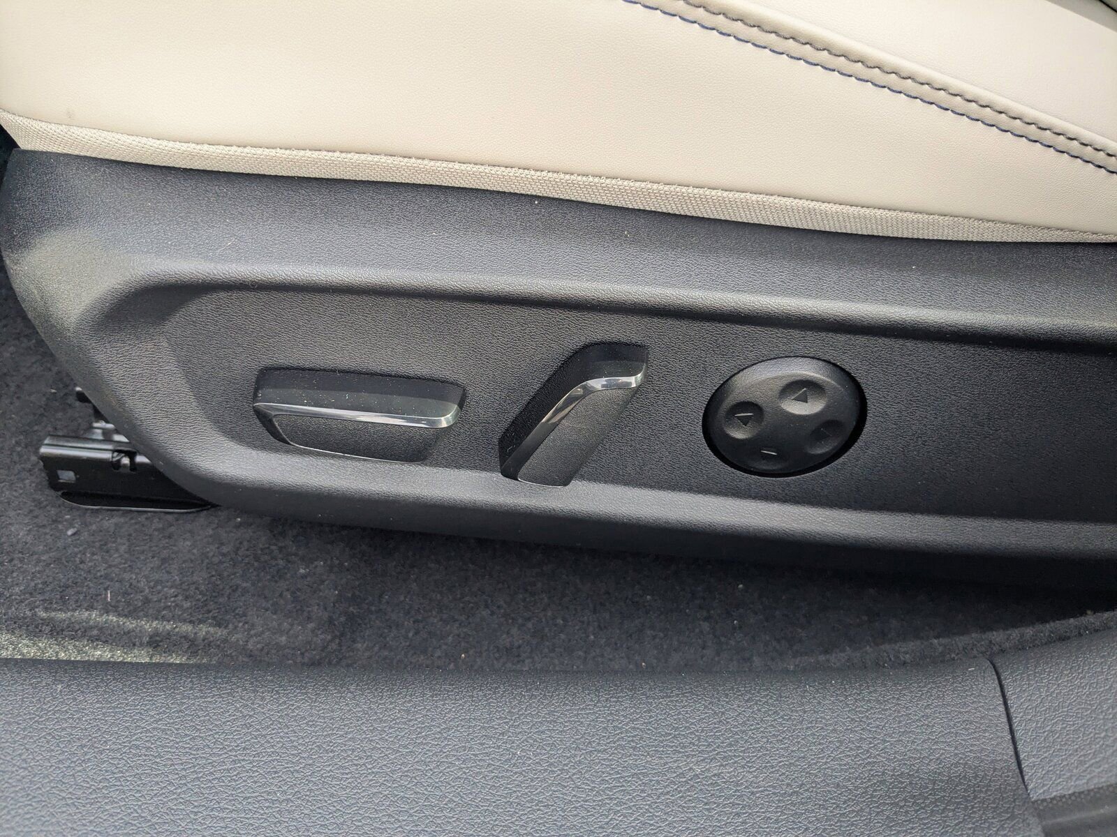 New 2026 Nissan Sentra SL w/ Floor Mat Package image 12