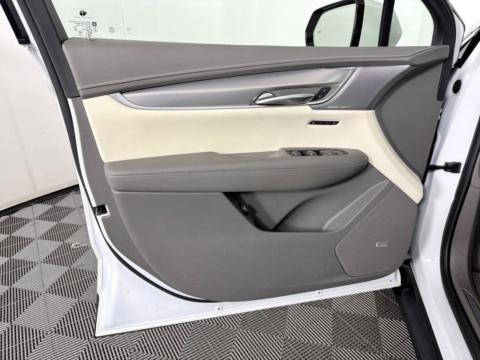 Certified 2024 Cadillac XT5 Premium Luxury AWD/4WD image 8
